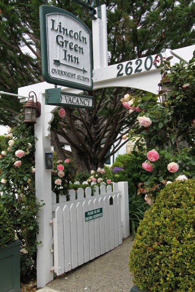 lincoln-green-inn-gardens-cottages-june-2023-03