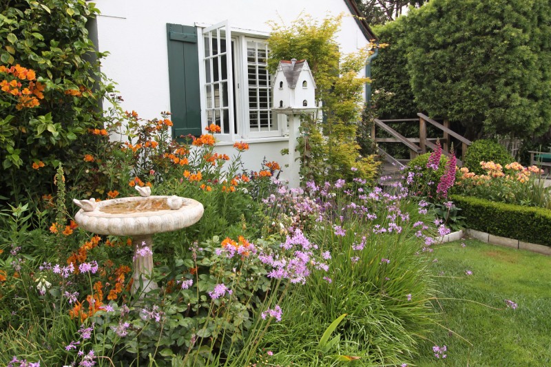 lincoln-green-inn-gardens-cottages-june-2023-21