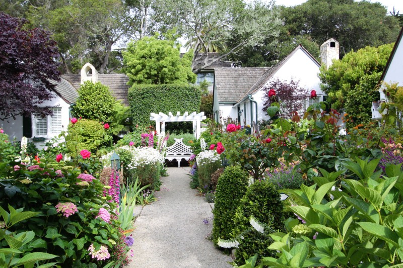 lincoln-green-inn-gardens-cottages-june-2023-29