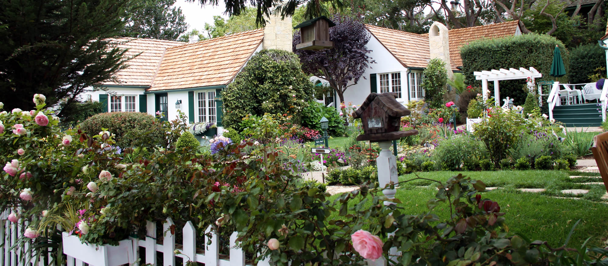 carmel cottages in lush gardens near ocean lincoln green inn